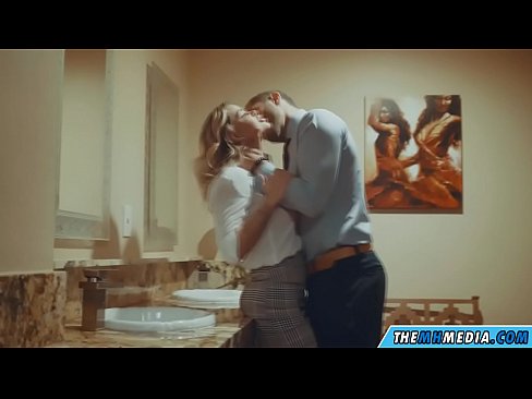 ❤️ Nuair a mheallann blonde busty tú i seomra scíthe poiblí ❤️  Fucking  ag ga.tradewin.top ❌